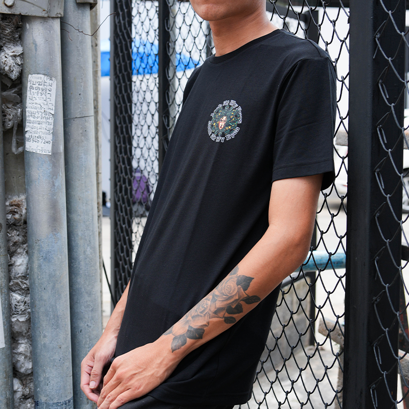 เสื้อยืดสกรีนลาย VALOR PX - Look at My Eyes T-Shirt เสื้อใส่เที่ยว ลายกราฟฟิค