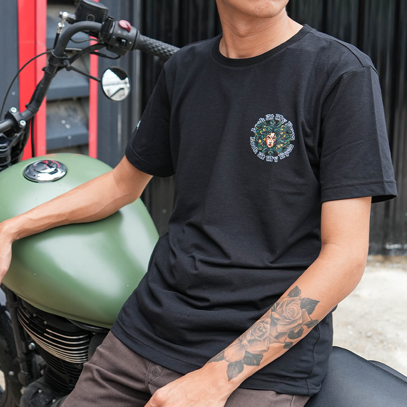 เสื้อยืดสกรีนลาย VALOR PX - Look at My Eyes T-Shirt เสื้อใส่เที่ยว ลายกราฟฟิค