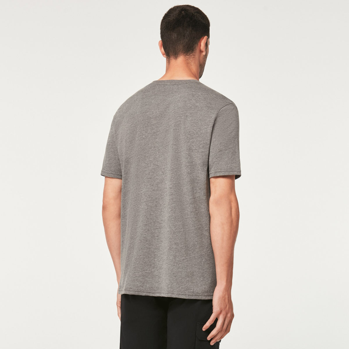 เสื้อแขนยาว สีเทา ทรงมาตรฐานมุมมองด้านหลัง OAKLEY SI - SI Pillars Tee Athletic Heather Grey