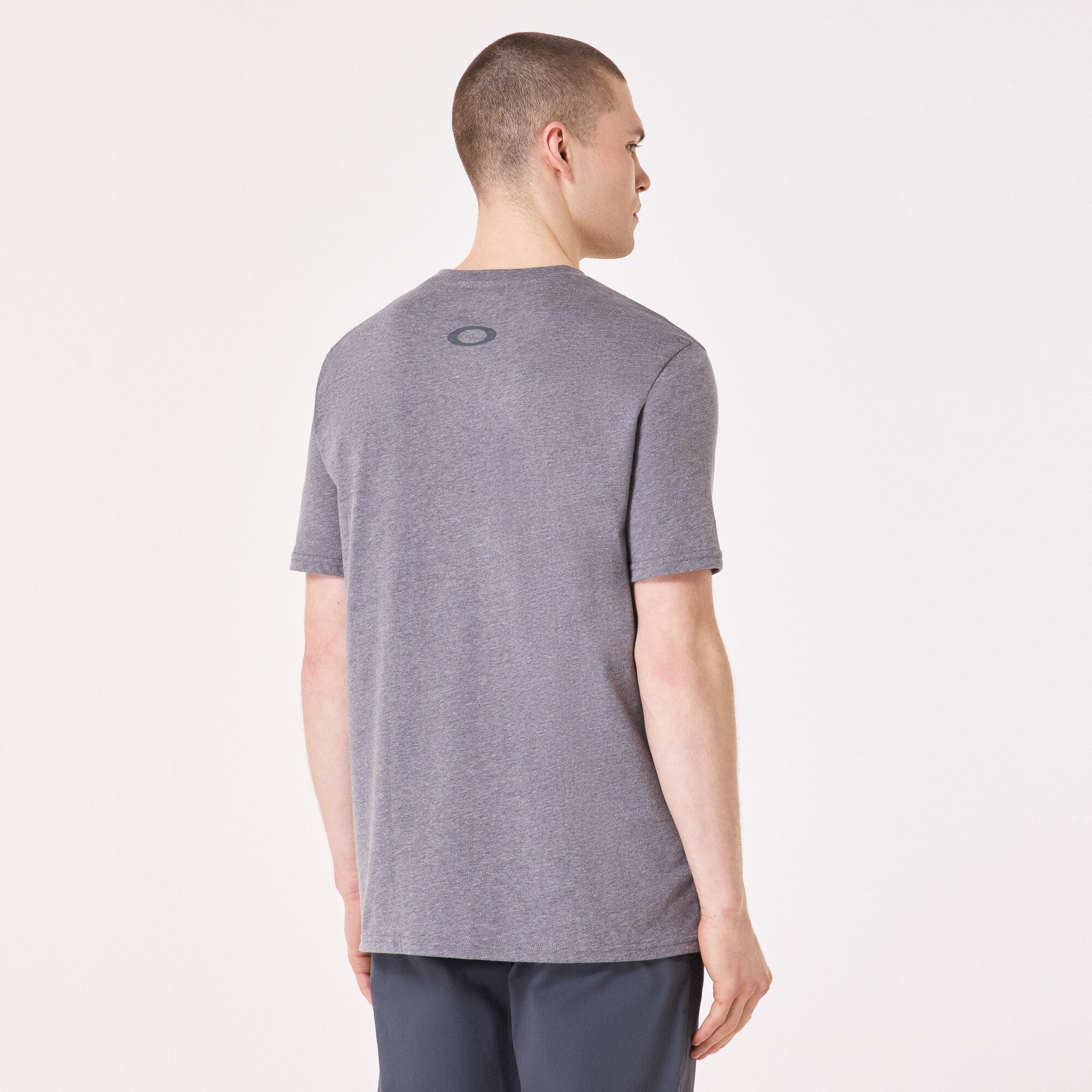 Oakley เสื้อ สีเทา ด้านหลังสีเรียบไม่มีลาย SI Shadow Flag
