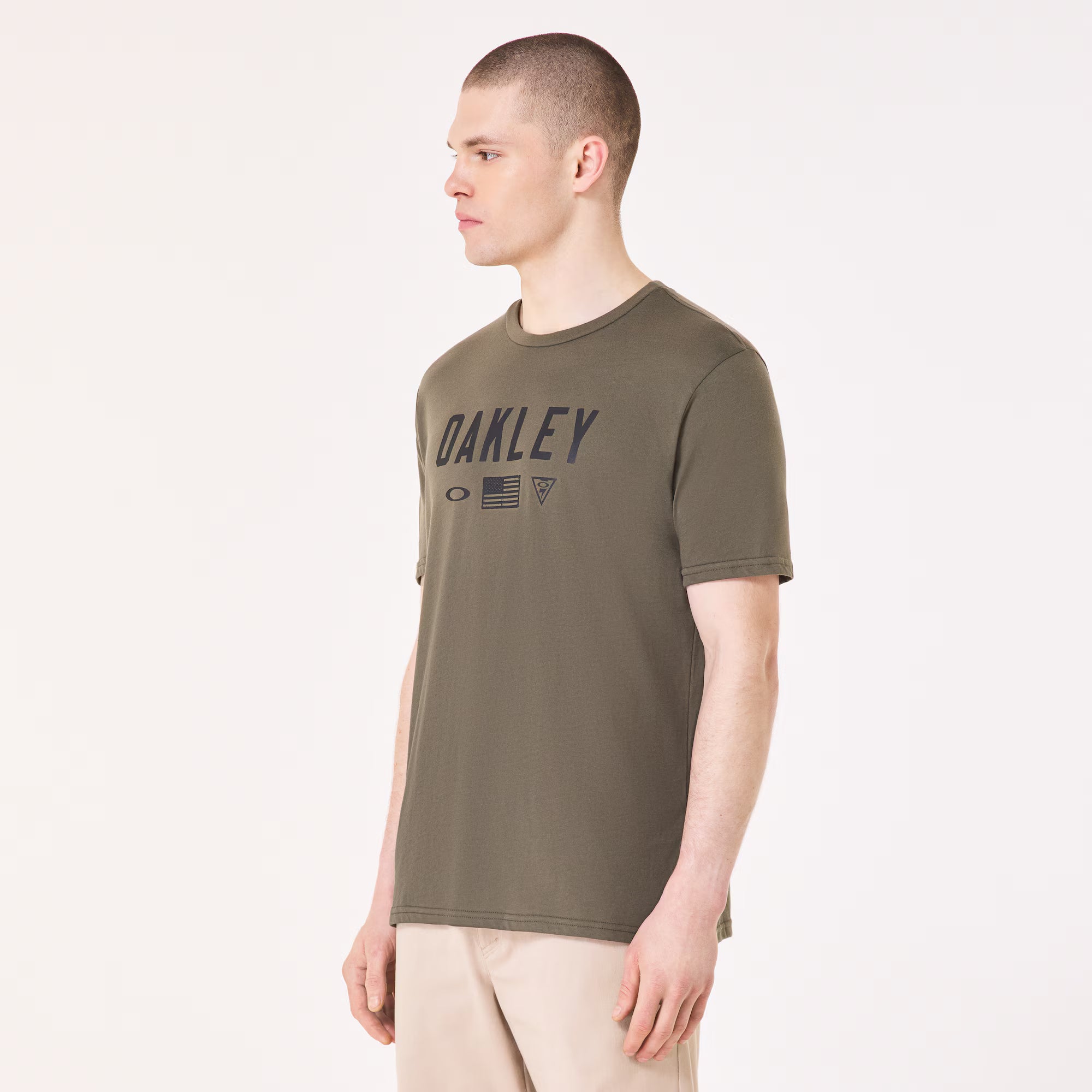 Oakley SI Shadow Flag สีน้ำตาล่อนใส่แล้วดูดี
