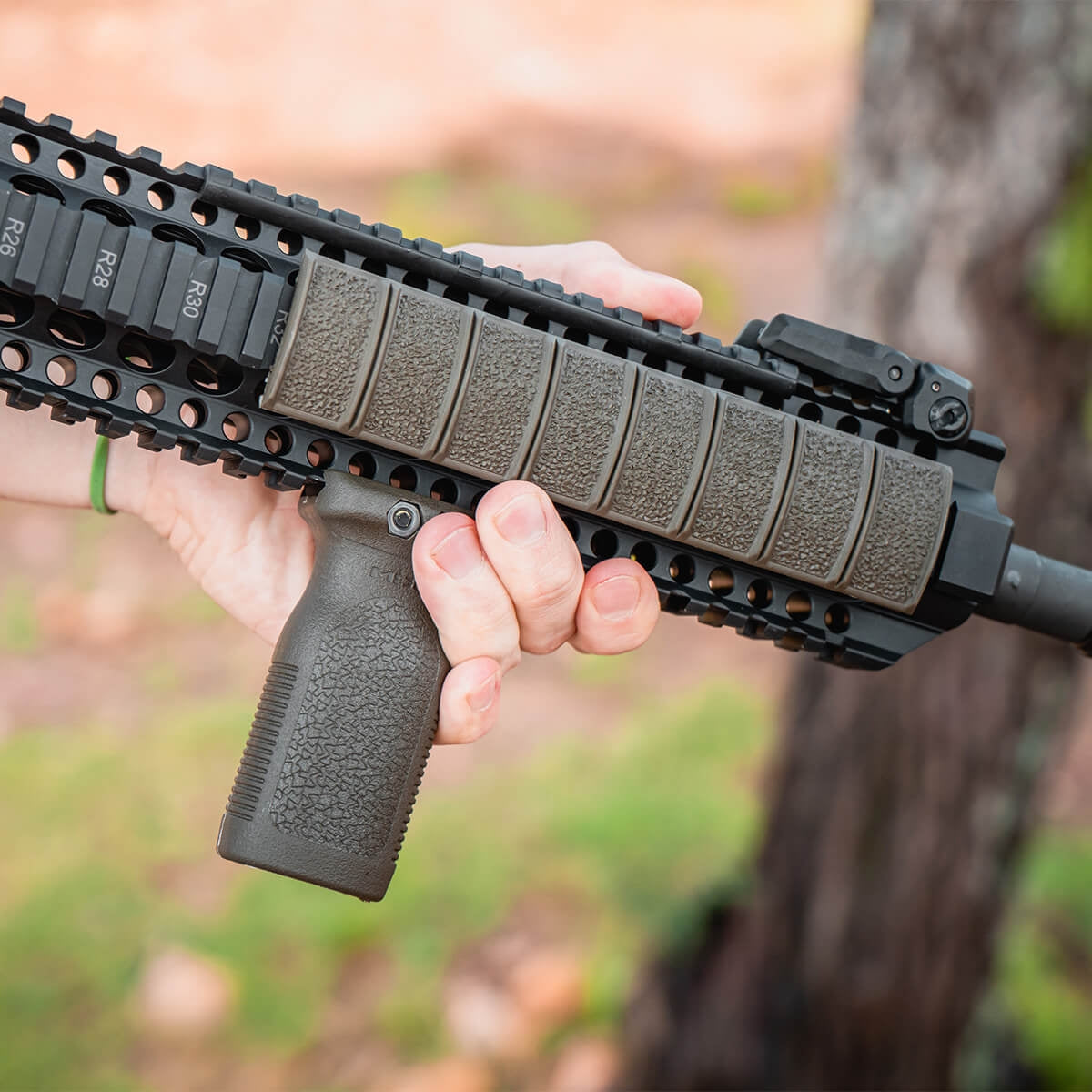 กริปมือ Magpul RVG Rail Vertical Grip อุปกรณ์แต่งปืน กริปมือตรง/ด้ามจับปืน