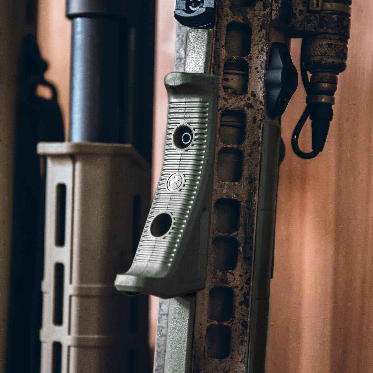 กริปมือหน้า Magpul - M-LOK AFG - Angled Fore Grip กริปมือ น้ำหนักเบา