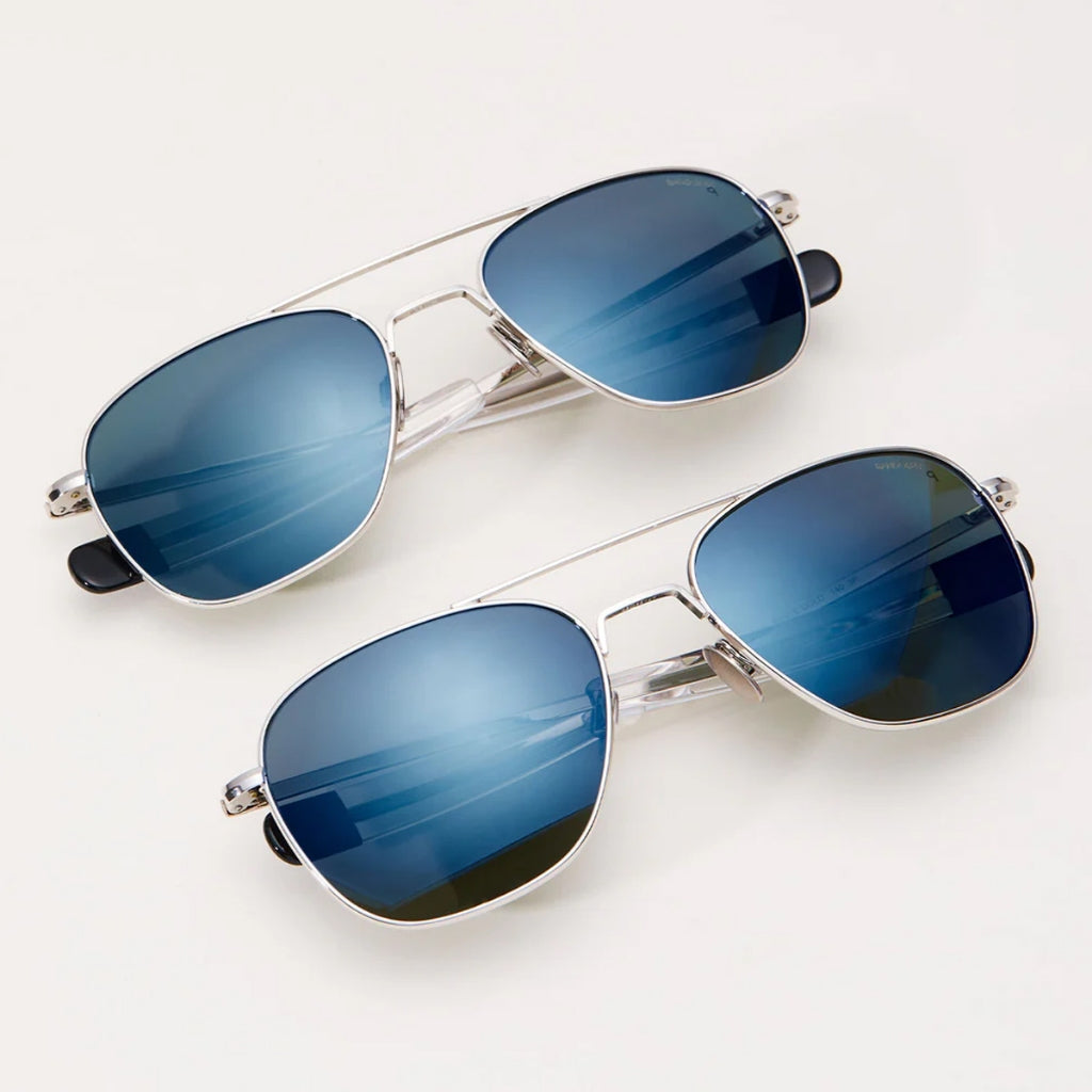 Randolph - Aviator 23k White Gold & Cobalt แว่นตามาตรฐาน ที่ดาราเลือกใช้