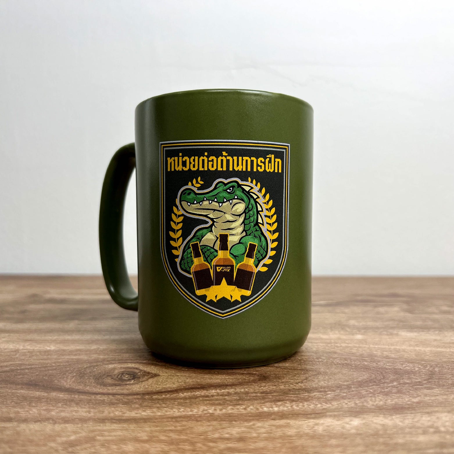 หรวจลาว Ceramic Mug แก้วกาแฟ - หน่วยต่อต้านการฝึก V.1 [Green]