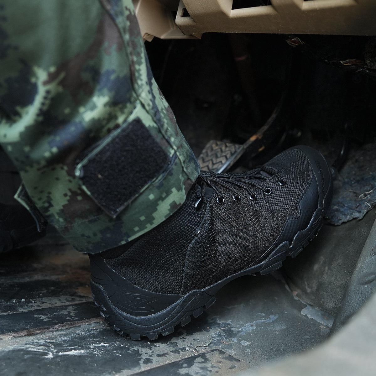 GARMONT - NEMESIS 4.2 GTX [BLACK]