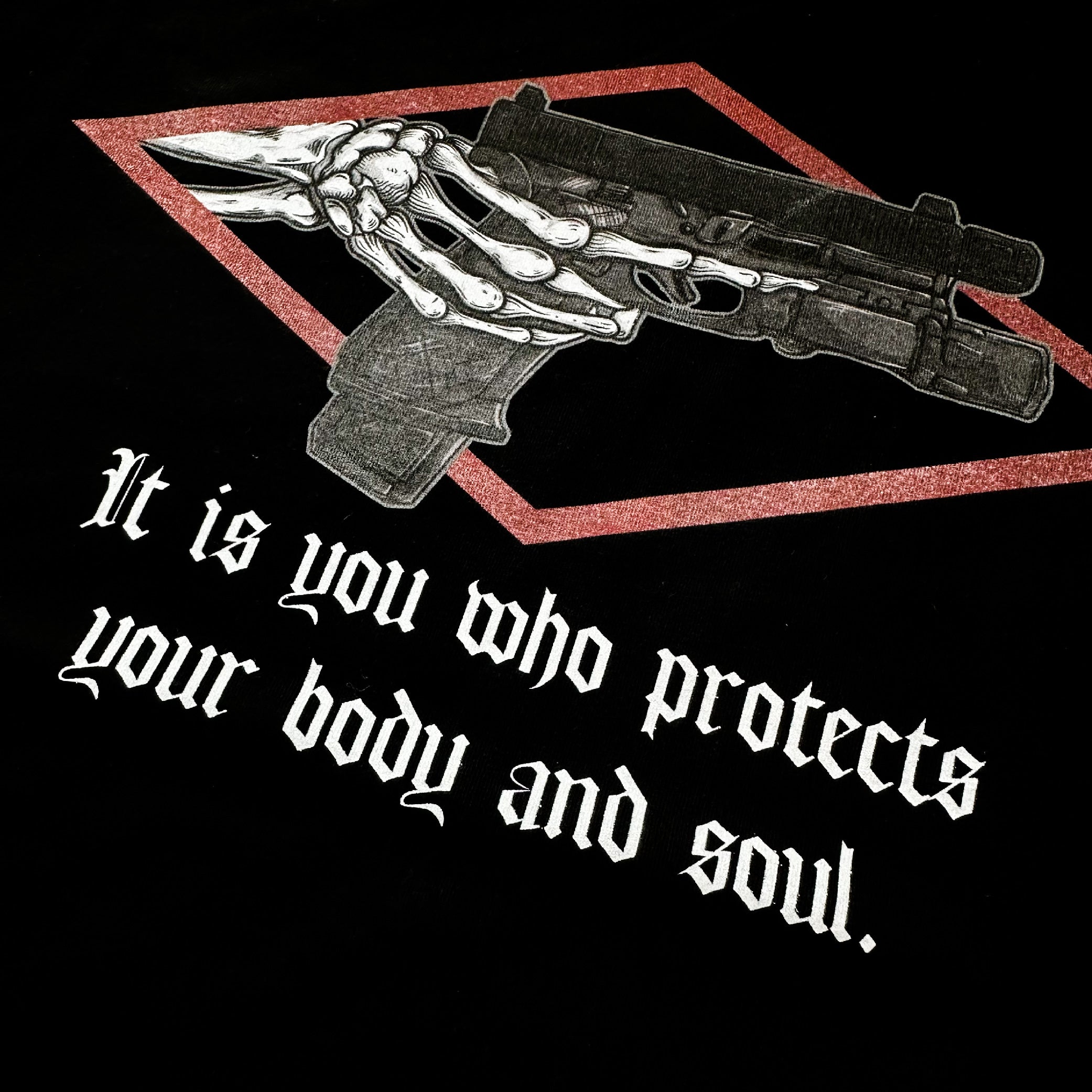 Valor PX It is you who protects your body and soul-T-Shirt