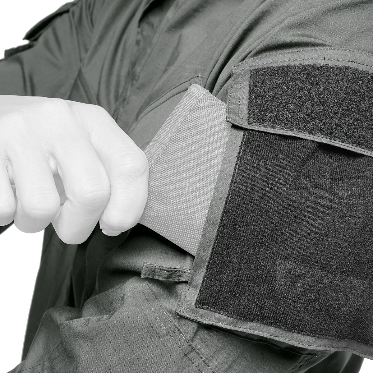 มุมมองด้านข้าง ใส่กระเป๋าใส่ VALOR PX - Standard BDU [ตชด.] เสื้อพราง ตำรวจตระเวณชายแดน