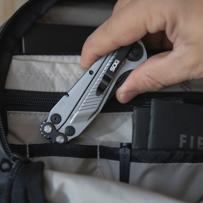 SOG Flash MT - Silver + Black, Daily Multi-Tool