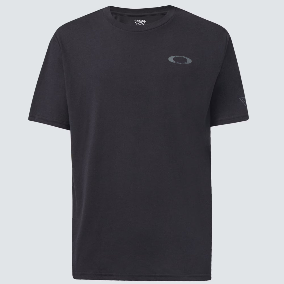 OAKLEY SI  SI Oakley Brave Tee เสื้อคอกลม มุมมองภาพด้านหน้า มีโลโก้ OAKLEY SI  หน้าอกซ้าย