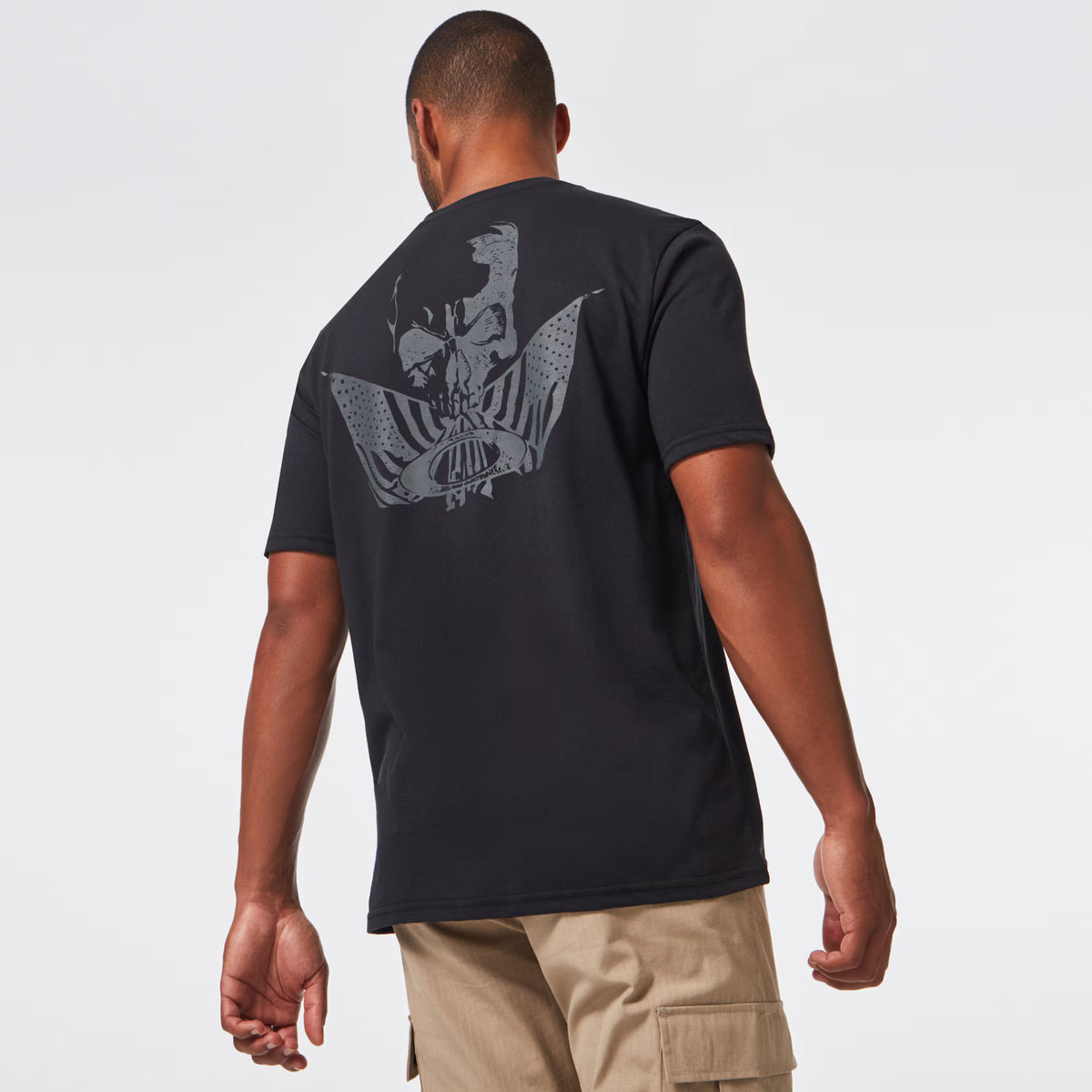 เสื้อทหาร มุมมองภาพด้านหลังเห็นภาพชัดเจน OAKLEY SI  SI Oakley Brave Tee