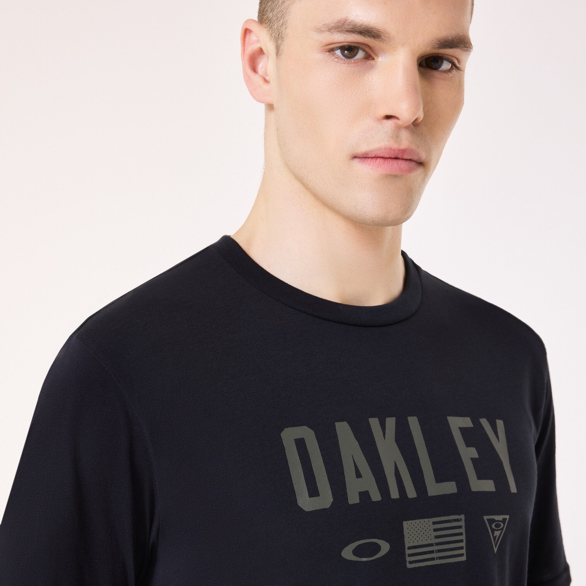 Oakley เสื้อรุ่น SI Shadow Flag พิมพ์ลาย Oakley 