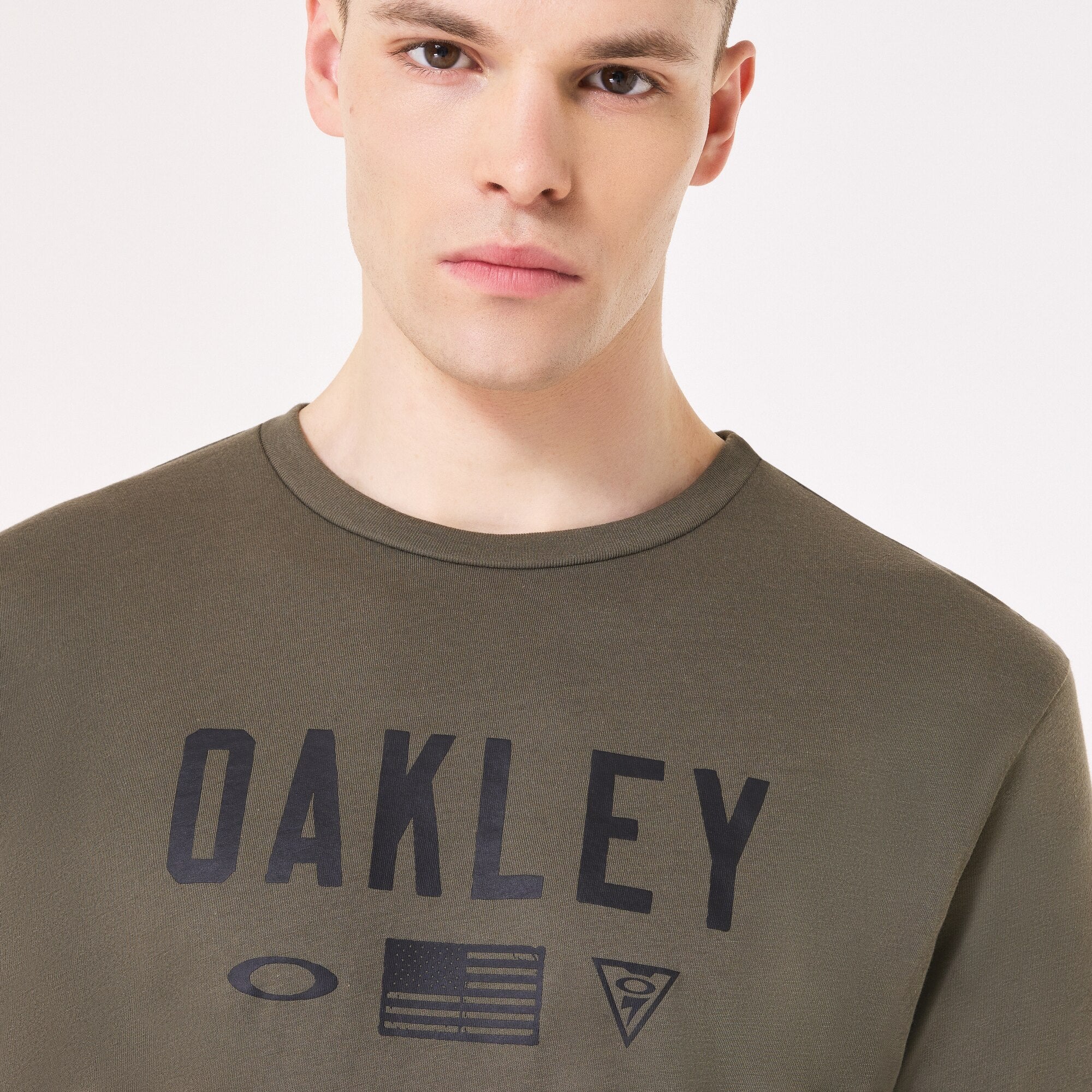 Oakley รุ่น SI Shadow Flag