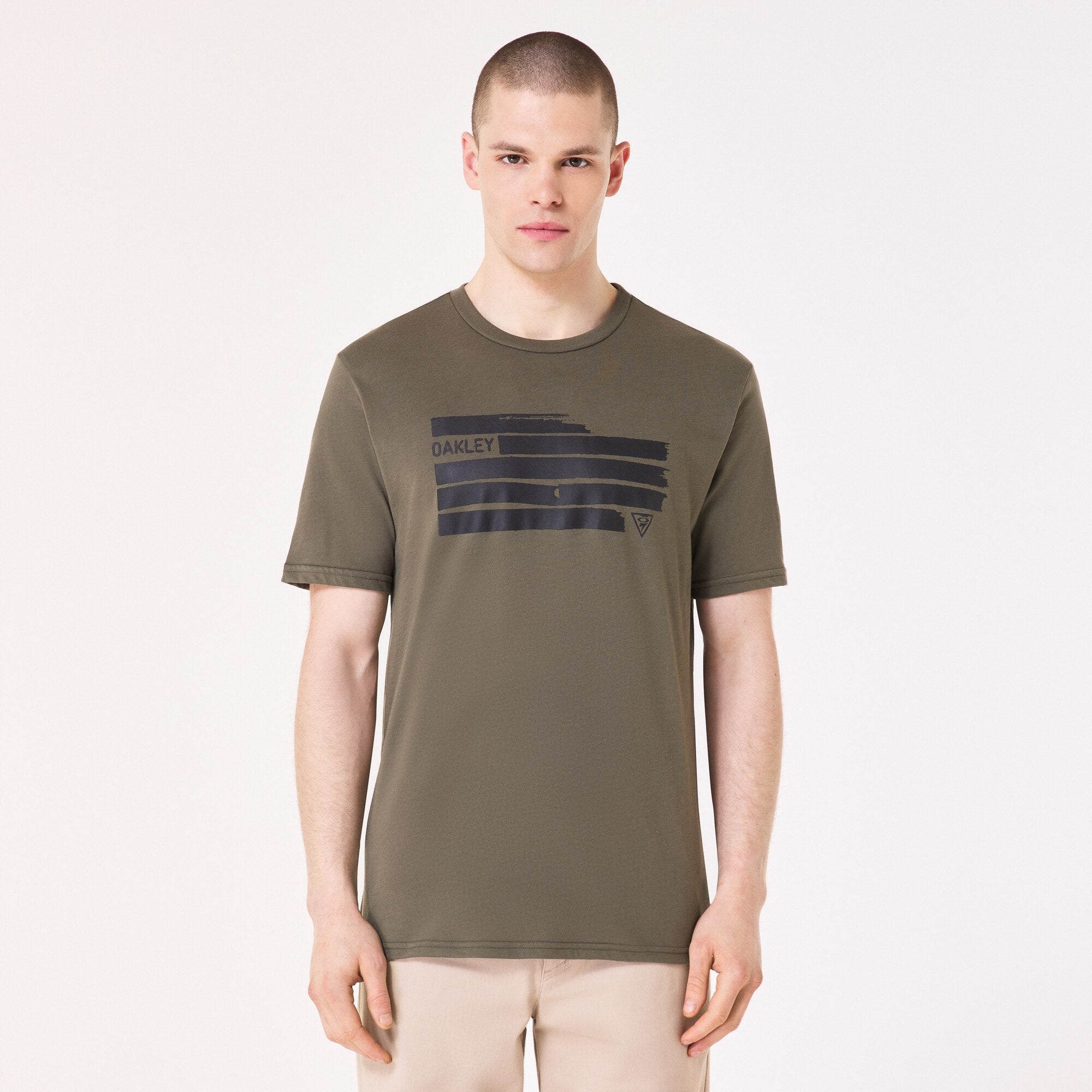 นายแบบใส่เสื้อ เห็นเฉพาะ เสื้อ Oakley รุ่น SI Shadow Flag