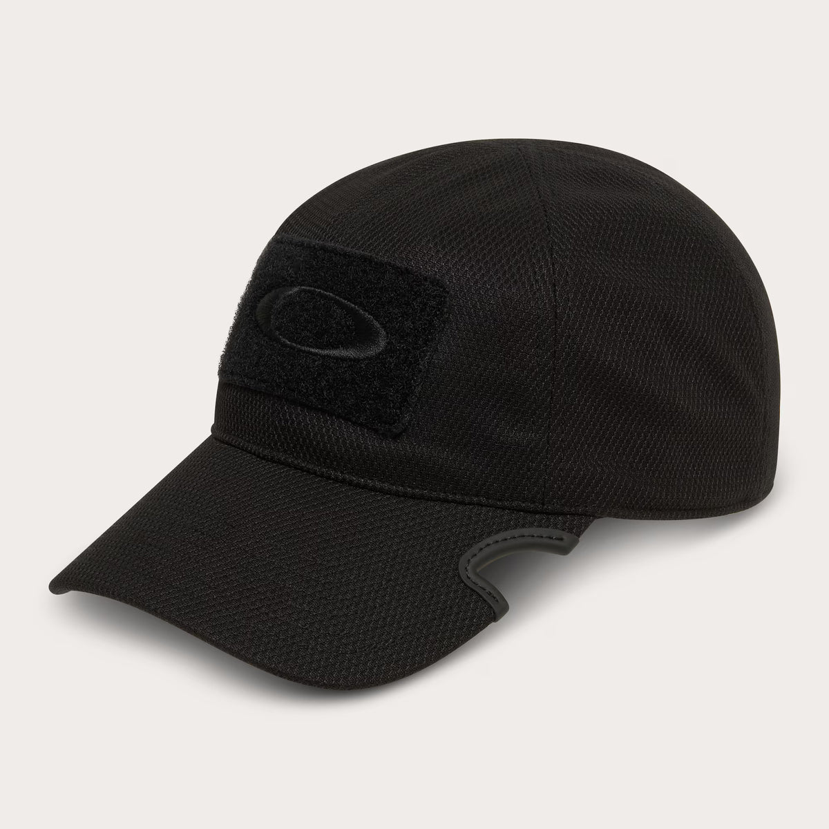หมวกสีดำรุ่น OAKLEY SI - SI Notch Hat Black หมวกที่สามารถใช้งานกับ แว่นตาได้