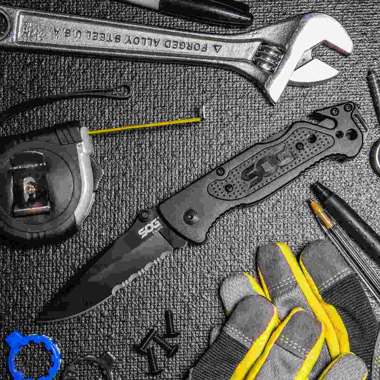 SOG - Escape - Clip Point BLACK